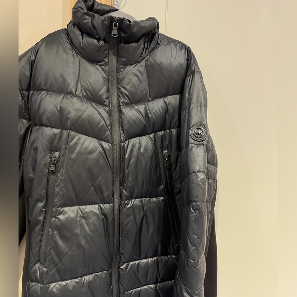 Michael Kors Men's Quilted Puffer Jacket in Navy - Picture 2 of 3